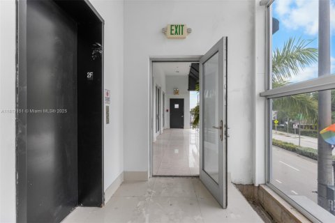 Propiedad comercial en venta en Wilton Manors, Florida № 1774185 - foto 15