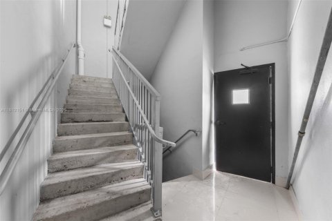 Propiedad comercial en venta en Wilton Manors, Florida № 1774185 - foto 14