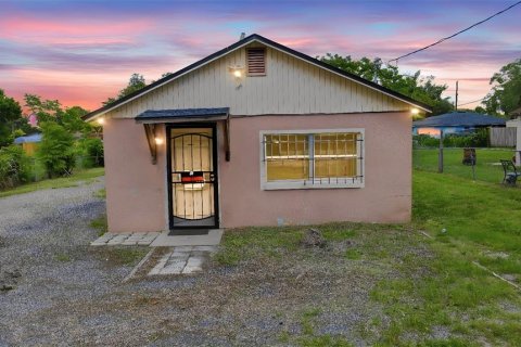 House in DeLand, Florida 3 bedrooms, 74.32 sq.m. № 2095246