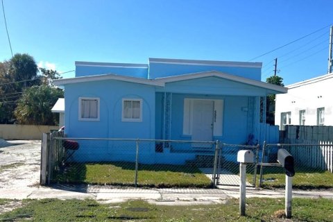 Propiedad comercial en venta en St. Lucie, Florida, 8 dormitorios, 263.38 m2 № 1524701 - foto 4