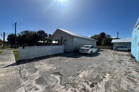 Propiedad comercial en venta en St. Lucie, Florida, 8 dormitorios, 263.38 m2 № 1524701 - foto 7