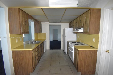 Casa en venta en Plantation, Florida, 2 dormitorios, 129.88 m2 № 1945934 - foto 3