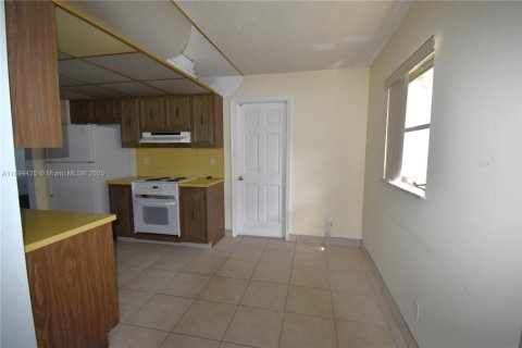 Casa en venta en Plantation, Florida, 2 dormitorios, 129.88 m2 № 1945934 - foto 4