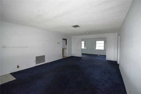 Casa en venta en Plantation, Florida, 2 dormitorios, 129.88 m2 № 1945934 - foto 7
