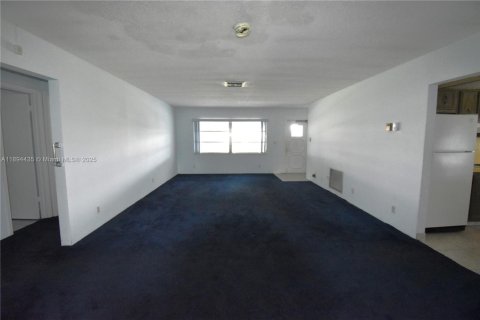Casa en venta en Plantation, Florida, 2 dormitorios, 129.88 m2 № 1945934 - foto 8