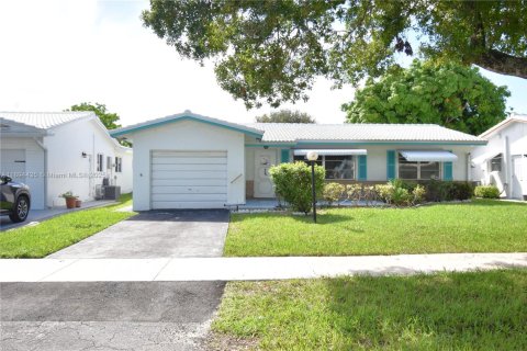 Casa en venta en Plantation, Florida, 2 dormitorios, 129.88 m2 № 1945934 - foto 1