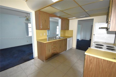 Casa en venta en Plantation, Florida, 2 dormitorios, 129.88 m2 № 1945934 - foto 2