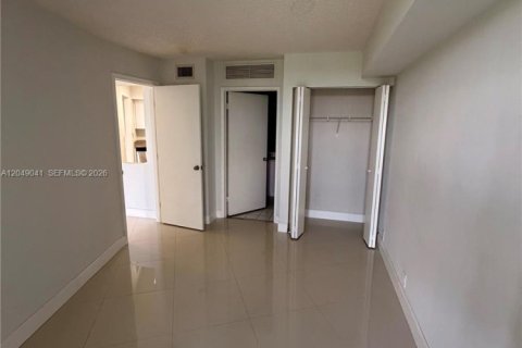 Condo in Aventura, Florida, 2 bedrooms  № 2244794 - photo 6