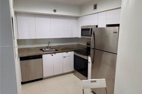 Condo in Aventura, Florida, 2 bedrooms  № 2244794 - photo 9