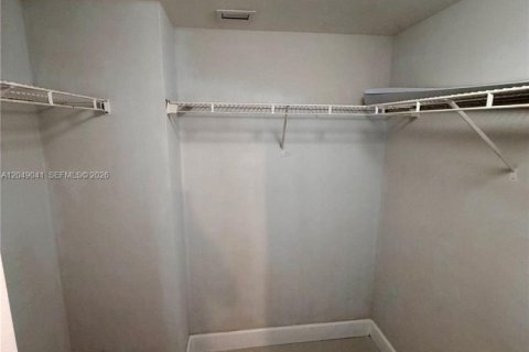 Condo in Aventura, Florida, 2 bedrooms  № 2244794 - photo 11