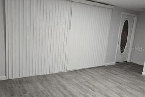 Villa ou maison à louer à Port Charlotte, Floride: 4 chambres, 96.62 m2 № 2197521 - photo 5