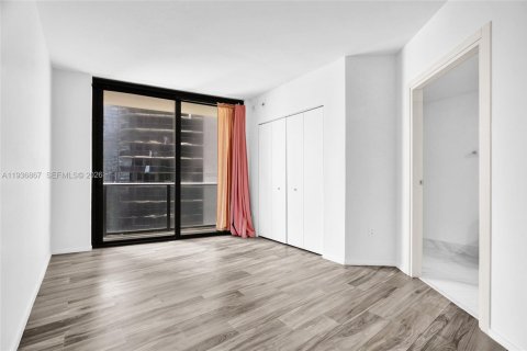 Condo in Miami, Florida, 2 bedrooms  № 2186246 - photo 22