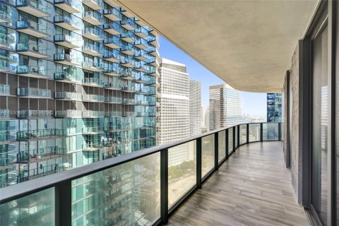 Condo in Miami, Florida, 2 bedrooms  № 2186246 - photo 11
