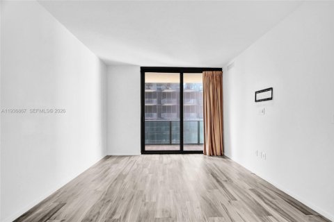 Condo in Miami, Florida, 2 bedrooms  № 2186246 - photo 15