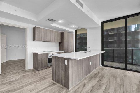Condo in Miami, Florida, 2 bedrooms  № 2186246 - photo 5