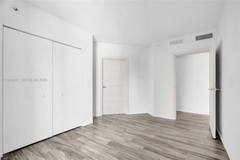 Condo in Miami, Florida, 2 bedrooms  № 2186246 - photo 25