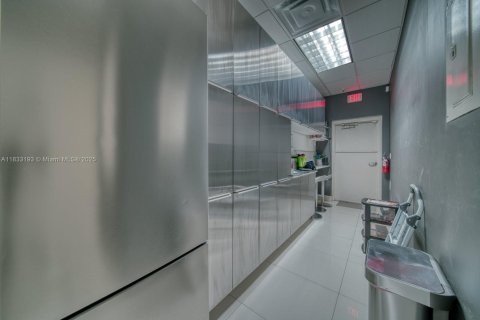 Commercial property in Pinecrest, Florida № 2026592 - photo 17