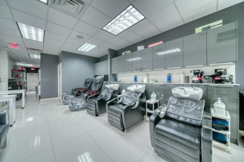 Commercial property in Pinecrest, Florida № 2026592 - photo 10