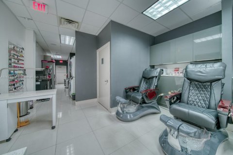 Commercial property in Pinecrest, Florida № 2026592 - photo 12