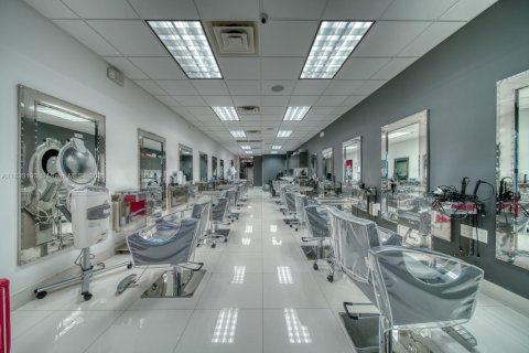 Commercial property in Pinecrest, Florida № 2026592 - photo 2