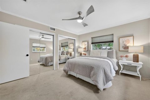 House in Saint Petersburg, Florida 3 bedrooms, 178.56 sq.m. № 1856364 - photo 28