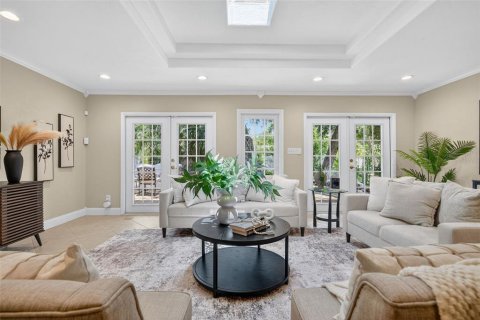 House in Saint Petersburg, Florida 3 bedrooms, 178.56 sq.m. № 1856364 - photo 23
