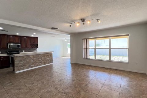 Casa en alquiler en Davenport, Florida, 5 dormitorios, 281.77 m2 № 1720004 - foto 8