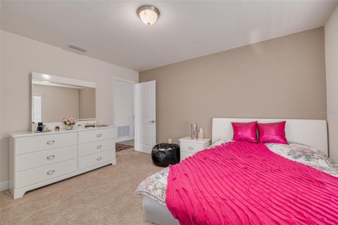 House in Tampa, Florida 4 bedrooms, 236.81 sq.m. № 1819050 - photo 25