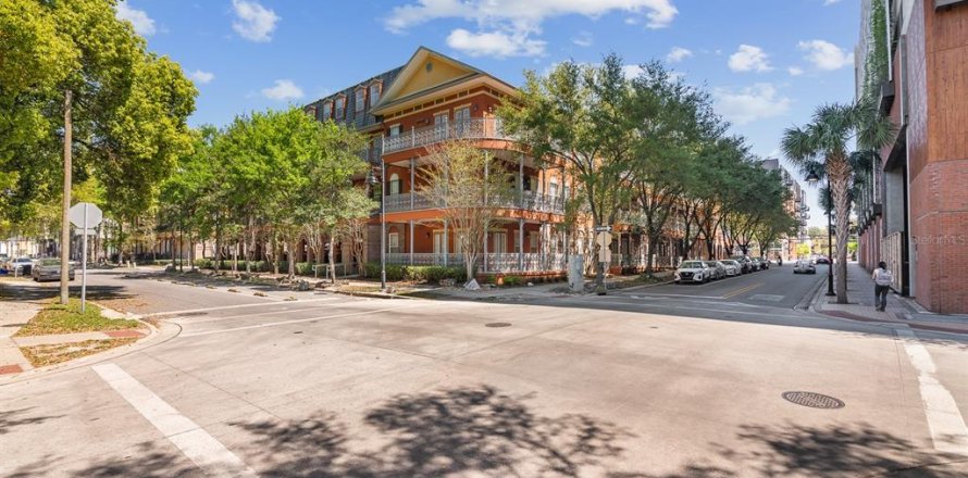 Condominio en Gainesville, Florida, 2 dormitorios  № 1615459