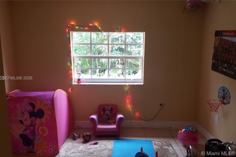House in Miami, Florida 2 bedrooms, 164.44 sq.m. № 2064370 - photo 8