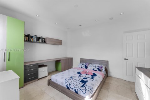 Купить виллу или дом в Дорал, Флорида 4 спальни, 246.19м2, № 1988306 - фото 16