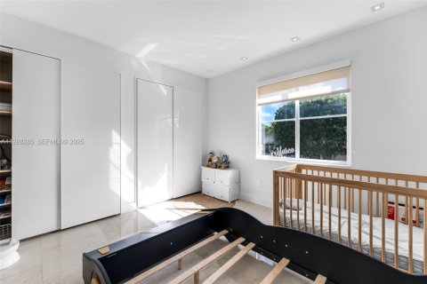 Купить виллу или дом в Дорал, Флорида 4 спальни, 246.19м2, № 1988306 - фото 27