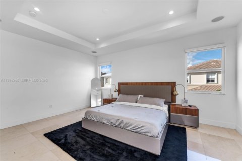 Купить виллу или дом в Дорал, Флорида 4 спальни, 246.19м2, № 1988306 - фото 23