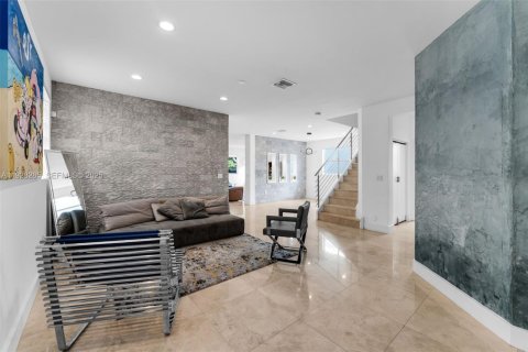 Купить виллу или дом в Дорал, Флорида 4 спальни, 246.19м2, № 1988306 - фото 7