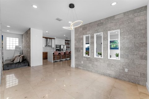 Купить виллу или дом в Дорал, Флорида 4 спальни, 246.19м2, № 1988306 - фото 10