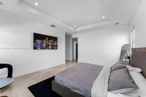 Купить виллу или дом в Дорал, Флорида 4 спальни, 246.19м2, № 1988306 - фото 22