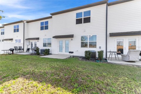 Townhouse in Davenport, Florida 3 bedrooms, 132.01 sq.m. № 2198675 - photo 22