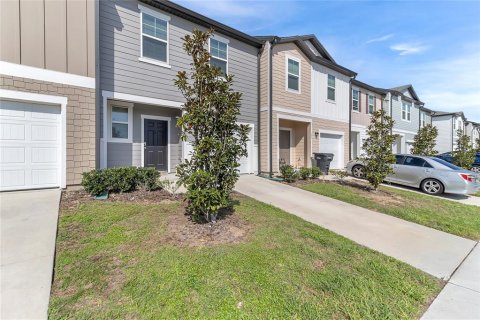 Townhouse in Davenport, Florida 3 bedrooms, 132.01 sq.m. № 2198675 - photo 3