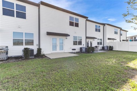 Townhouse in Davenport, Florida 3 bedrooms, 132.01 sq.m. № 2198675 - photo 21