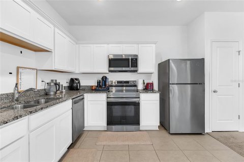 Townhouse in Davenport, Florida 3 bedrooms, 132.01 sq.m. № 2198675 - photo 7