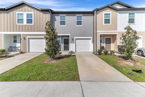 Townhouse in Davenport, Florida 3 bedrooms, 132.01 sq.m. № 2198675