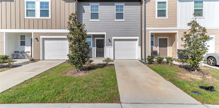 Townhouse in Davenport, Florida 3 bedrooms, 132.01 sq.m. № 2198675