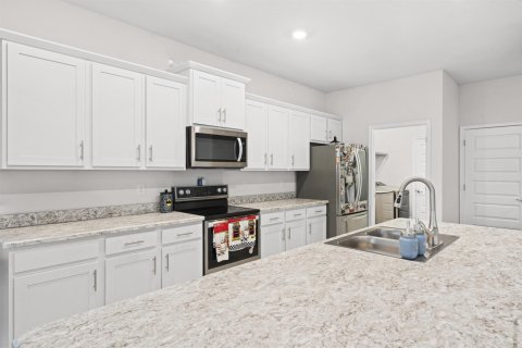 House in Port St. Lucie, Florida 4 bedrooms, 217.58 sq.m. № 2082925 - photo 16