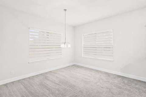 House in Port St. Lucie, Florida 4 bedrooms, 217.58 sq.m. № 2082925 - photo 20