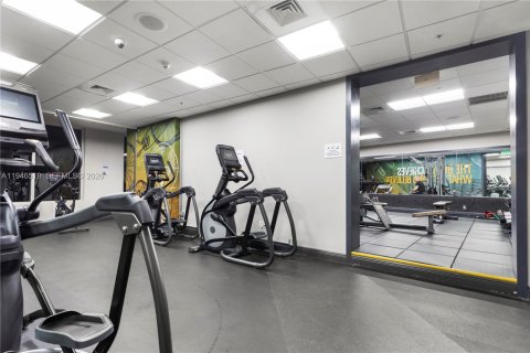 Condo in Miami, Florida, 2 bedrooms  № 2009636 - photo 15