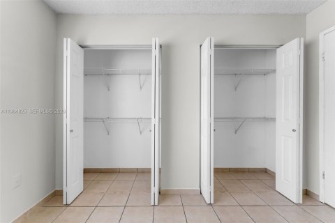 Condo in Miami, Florida, 2 bedrooms № 2073195 - photo 21