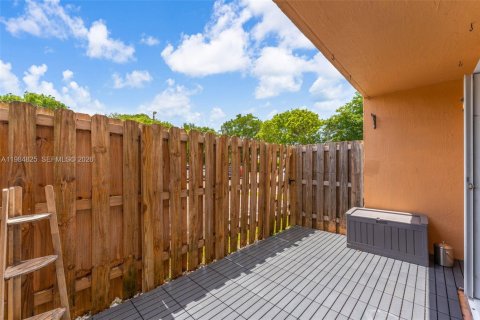 Condo in Miami, Florida, 2 bedrooms № 2073195 - photo 24
