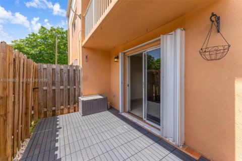 Condo in Miami, Florida, 2 bedrooms № 2073195 - photo 23