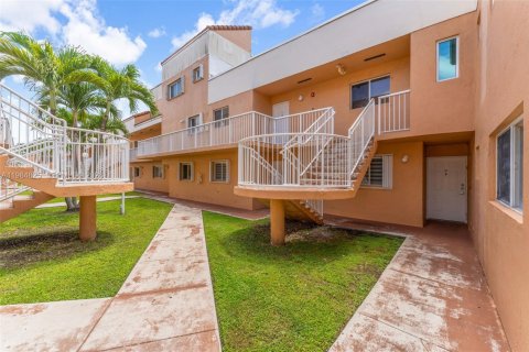 Condo in Miami, Florida, 2 bedrooms № 2073195 - photo 25
