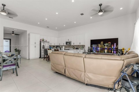 Villa ou maison à vendre à Homestead, Floride: 4 chambres № 1864938 - photo 10